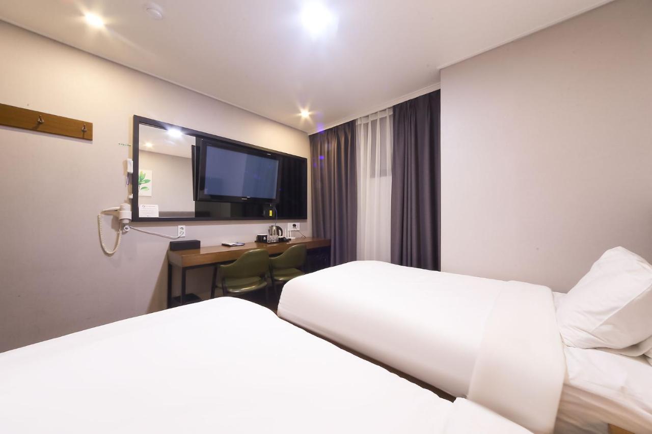 The Bs Hotel Busan Station מראה חיצוני תמונה